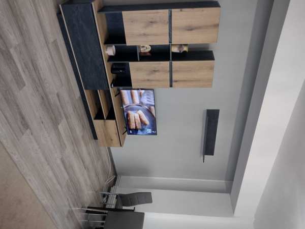 Inchiriez apartament 3 camere Tomis Plus cu loc de parcare