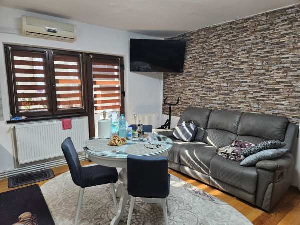 Vand apartament 3 camere Crang