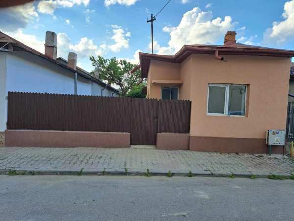 Casa  De Vanzare Zona  Centrala