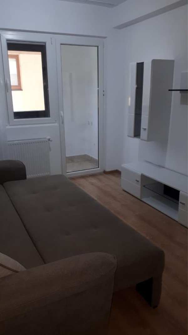 Inchiriez apartament cu 2 camere in spatele Primariei Suceava