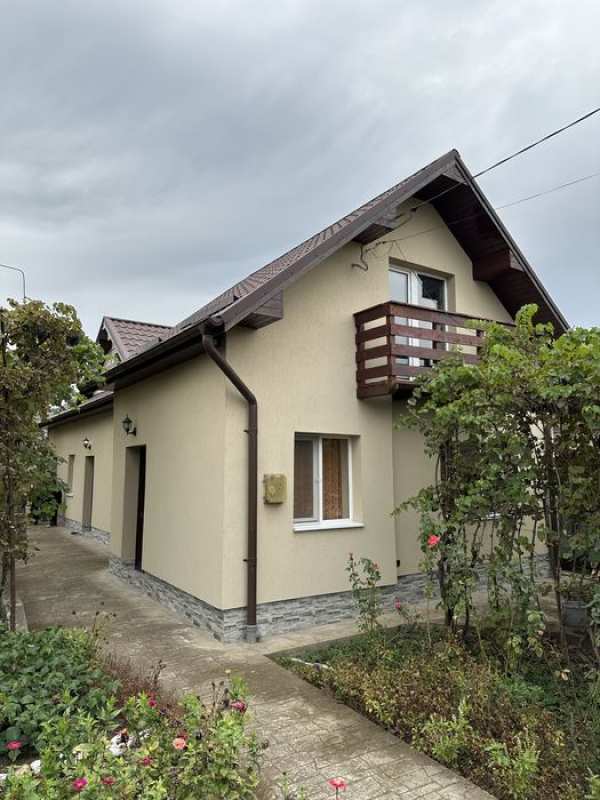Vând casă pe strada Ciorcarliei