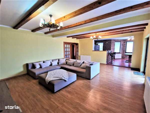 Casa cu 5 camere si sauna de inchiriat in Stupini
