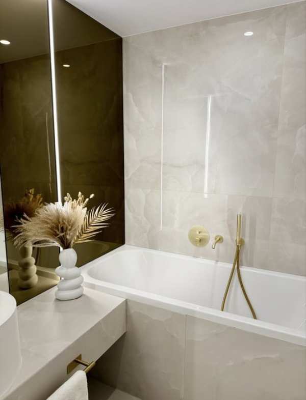 PROPRIETAR! 2 camere LUX Cortina North