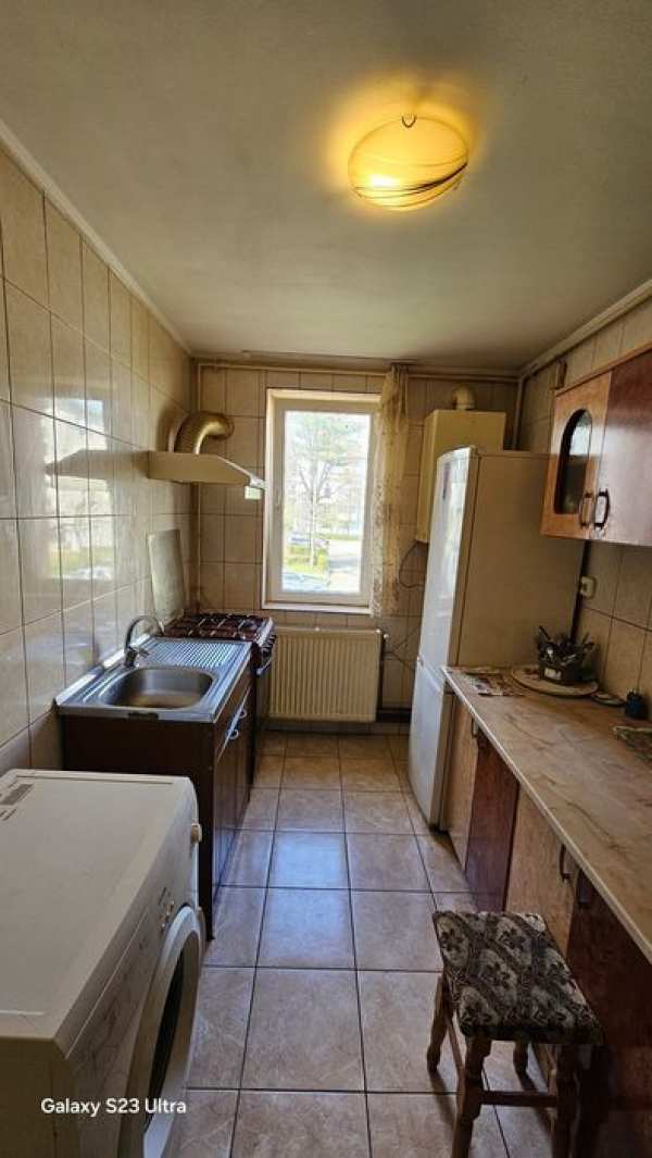 Apartament 2 camere decomandat Onesti, etaj 1.