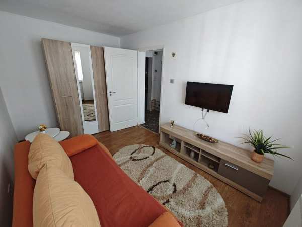 Chirie Garsoniera Arad Grădiște Renovată Utilată