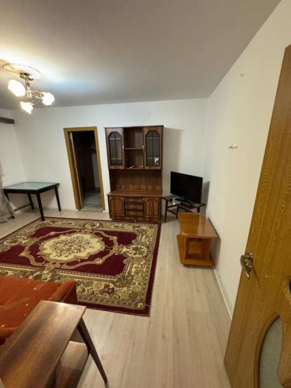 De inchiriat apartament 2 camere Vest