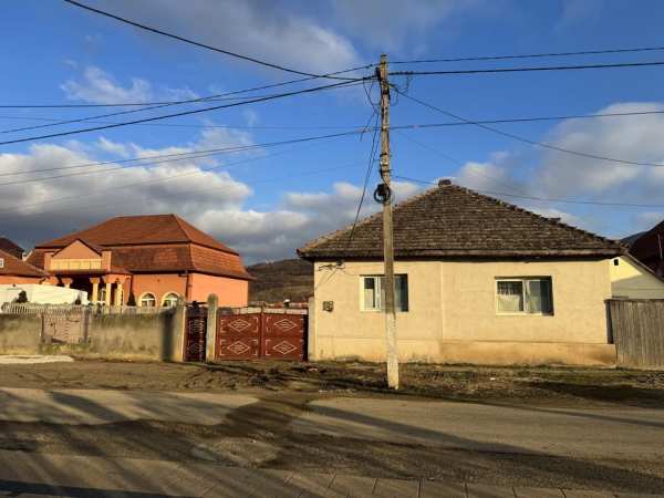 Casa de vanzare covasint