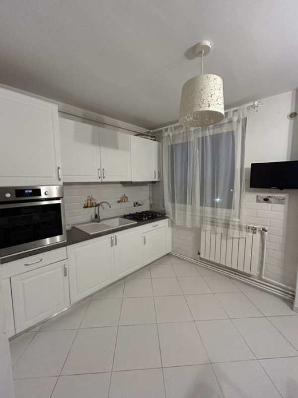 Apartament de inchiriat