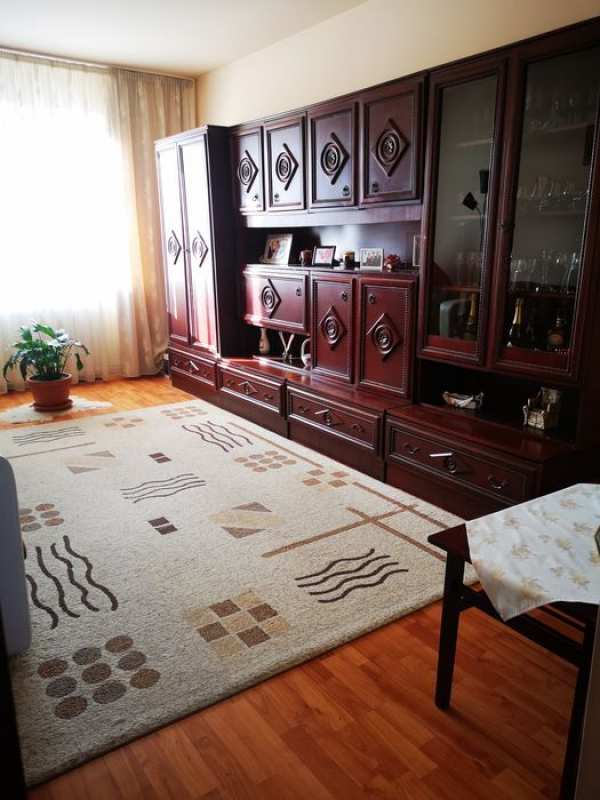 Vand apartament 3 camere - Cristesti