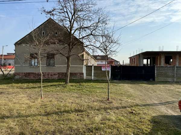 Teren cu casa veche intravilan Dudeștii Noi la 10km de Timișoara