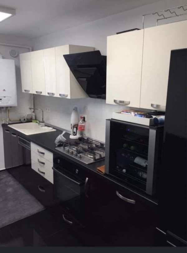 Inchiriez apartament Săngeorgiu de Mureș