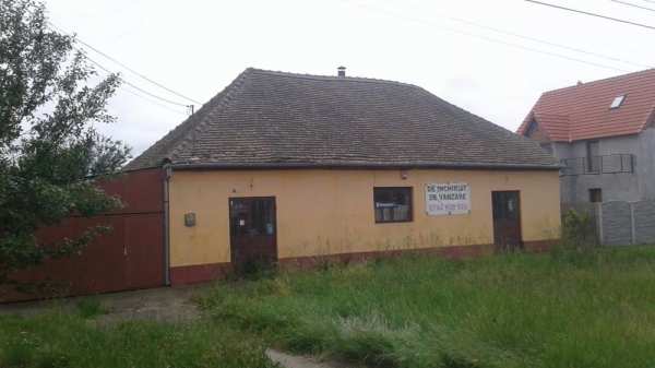 Spatiu comercial/casa  locuibila cu Teren 1585 mp