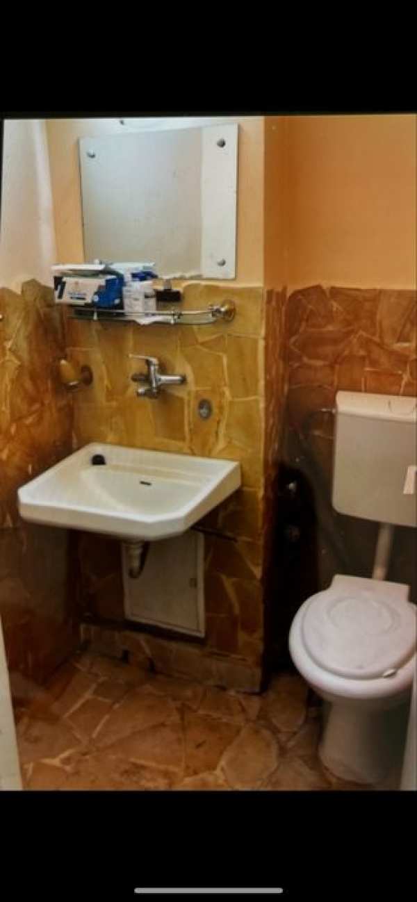 Vând apartament cu trei camere zona centrala etajul 1️⃣