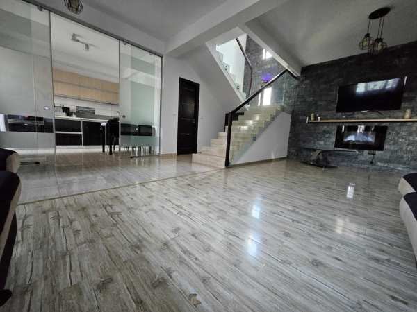 Vila P+M De Inchiriat - Intrarea Viilor