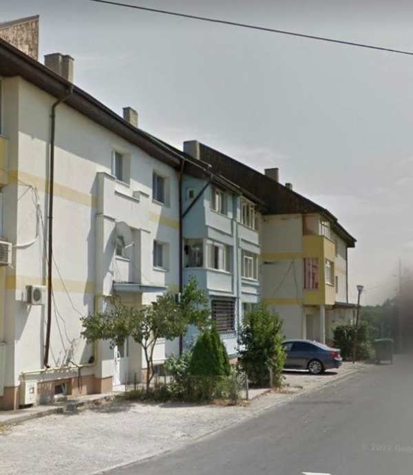 Vand apartament 4 camere, oras Pantelimon, strada Eroilor, etaj 1