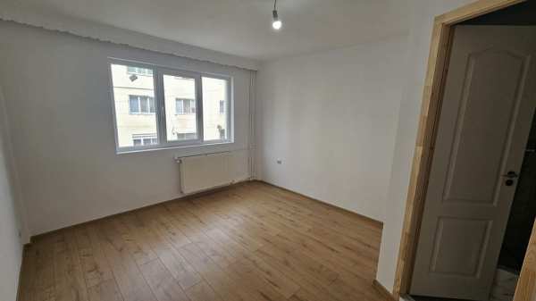 Proprietar - Vand Garsoniera, 24mp