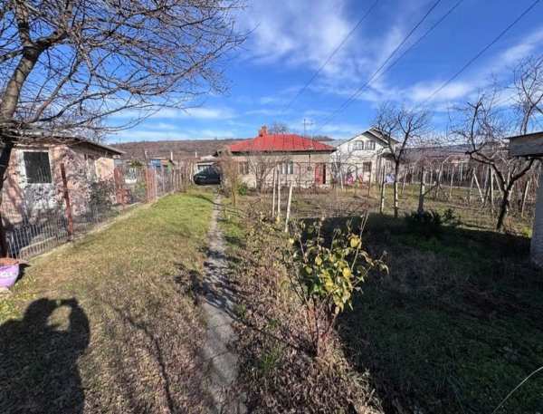 Vand casa in urlati