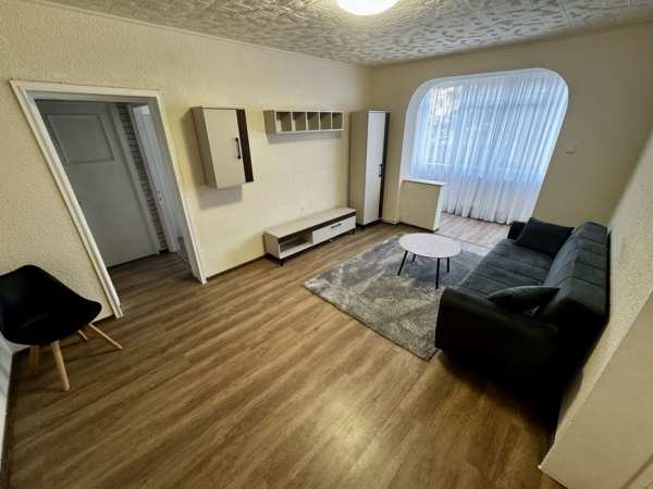 De inchiriat apartament 3 camere zona centrala Onesti