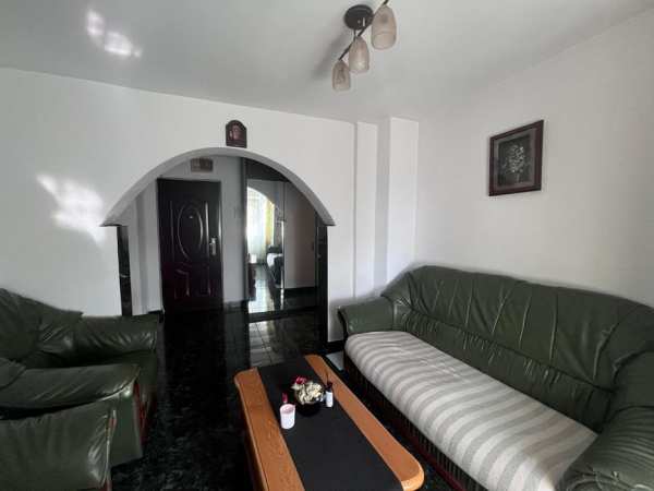 Apartament 2 camere , cartier 1 Mai