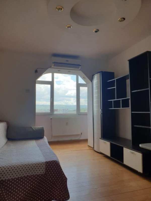 Urgent!Persoana fizica inchiriez ap 2 camere decomandate Podul Ros