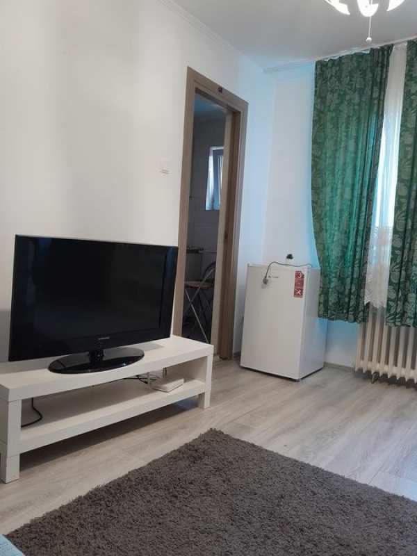 Inchiriez apartament 2 camere Ciresica
