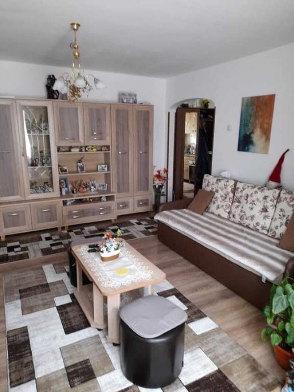Vand apartament 3 camere in Deva