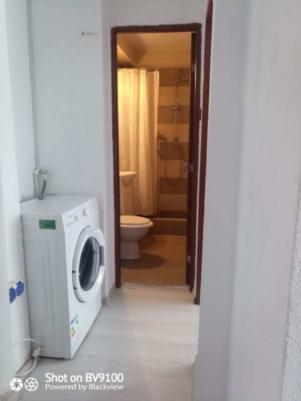 Vând apartament cu doua camere