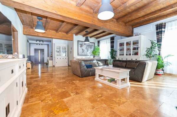 Proprietar vand casa 4 camere ,Sanleani , Arad