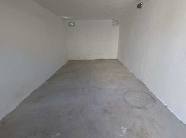 Garaj proprietar Podgoria zona 30 Decembrie
