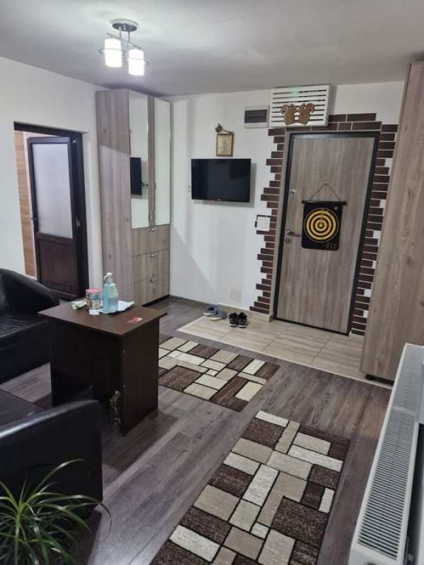 Vand apartament scornicesti