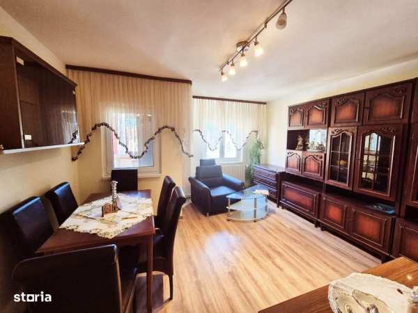 Închiriez apartament 3 camere Stadion