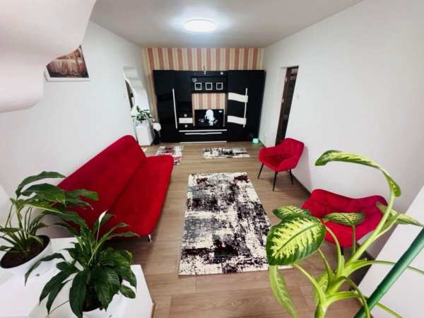 Inchiriez apartament cu 2 camere