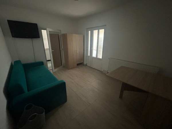 Chirie casa 3 camere