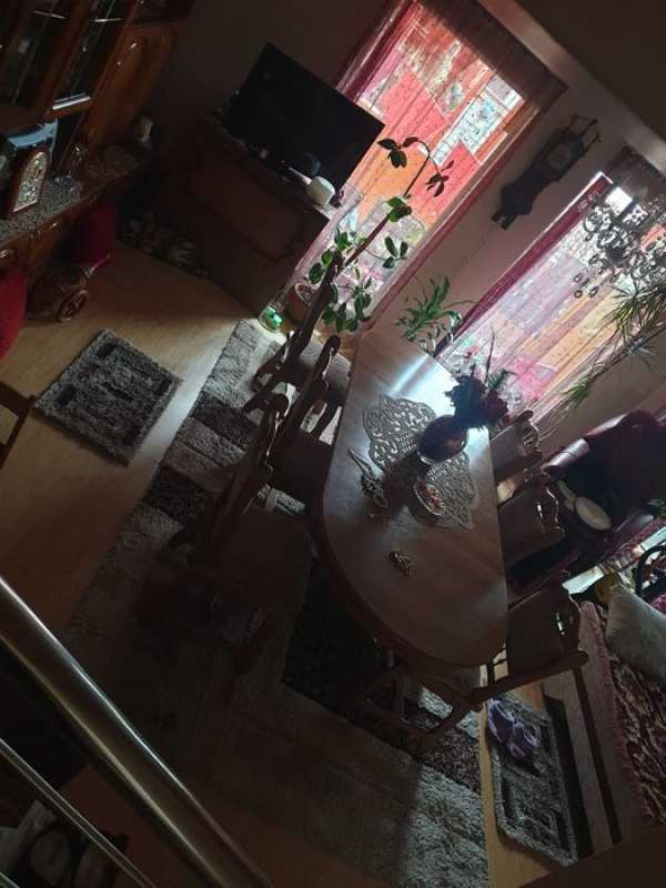 Vand casa cu etaj
