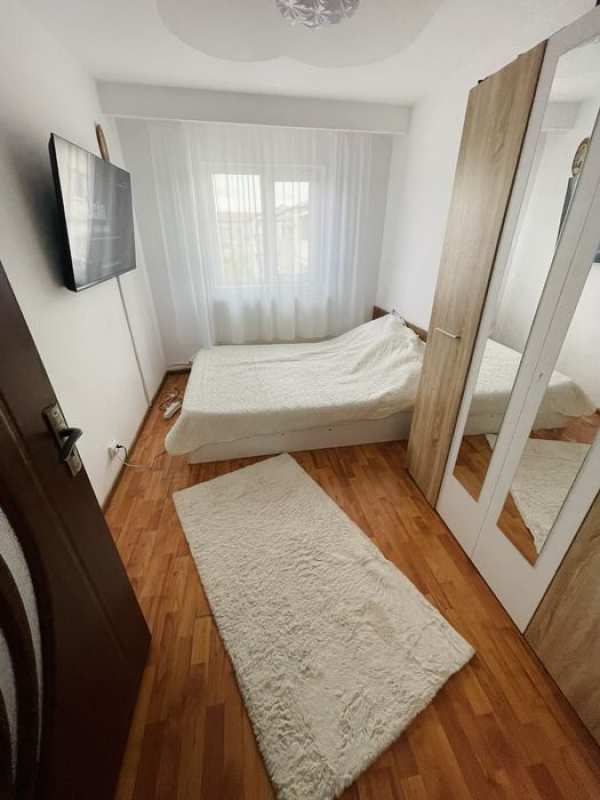 Se vinde apartament cu 4 camere !