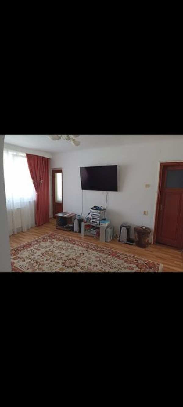 De vanzare apartament 2 camere zona centrala , etaj 2/2, 46mp.