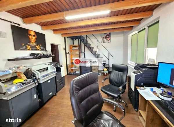 Apartament spatios 4 camere de vanzare, 2 bai, etaj 2, zona Centru