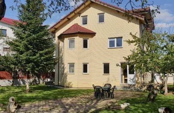 Inchiriez apartament 3 camere vila Pantelimon Rascoalei