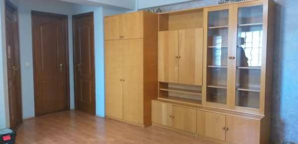 Închiriez apartament
