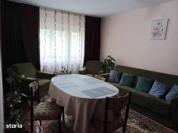 De vanzare apartament 4 camere, 45000 euro, etaj intermediar