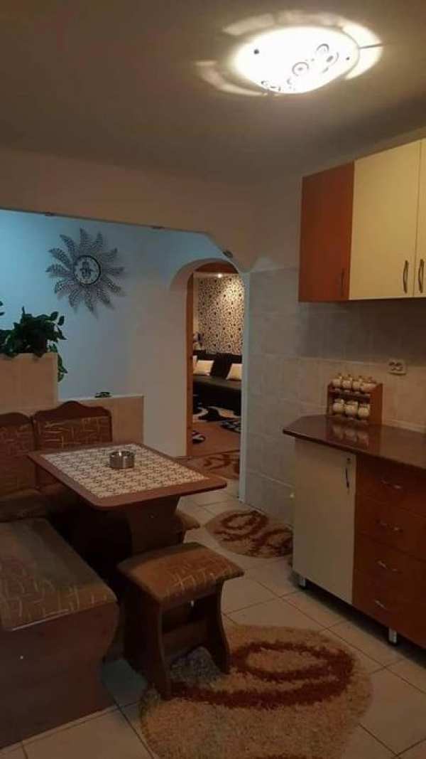 Vând apartament 3 camere