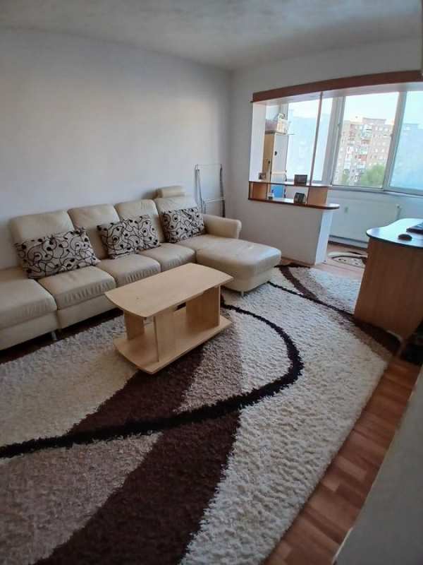 Vand apartament 3 camere decomandat