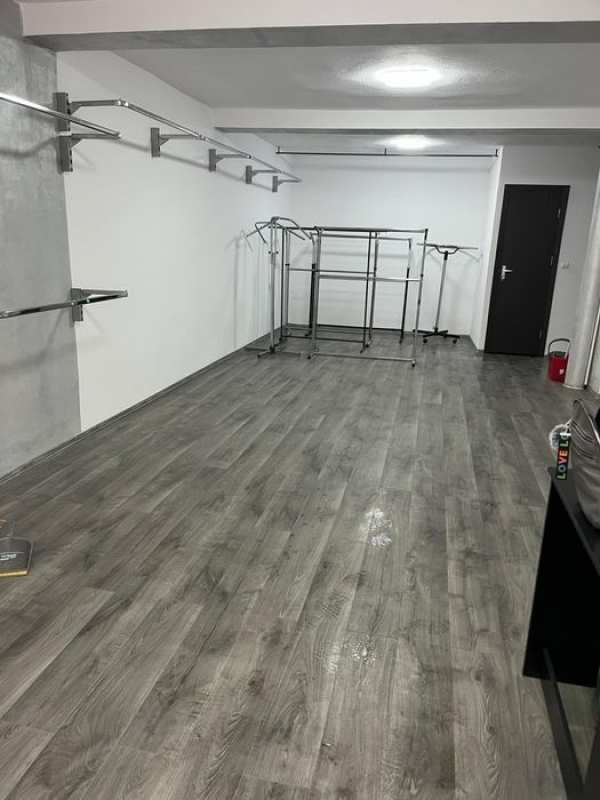 Inchiriez spatiu in oras Viseu de Sus, str Republicii