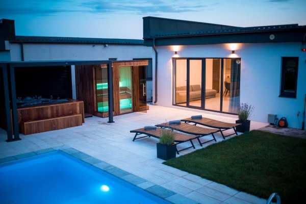 Villa/Casa inchiriere regim hotelier jacuzzi/sauna/piscina