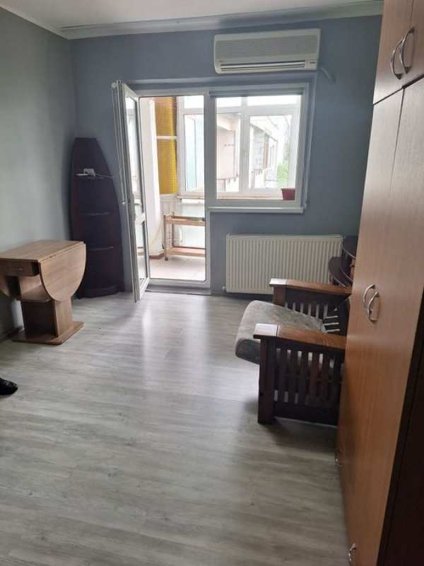 Închiriez apartament cu 1 cameră