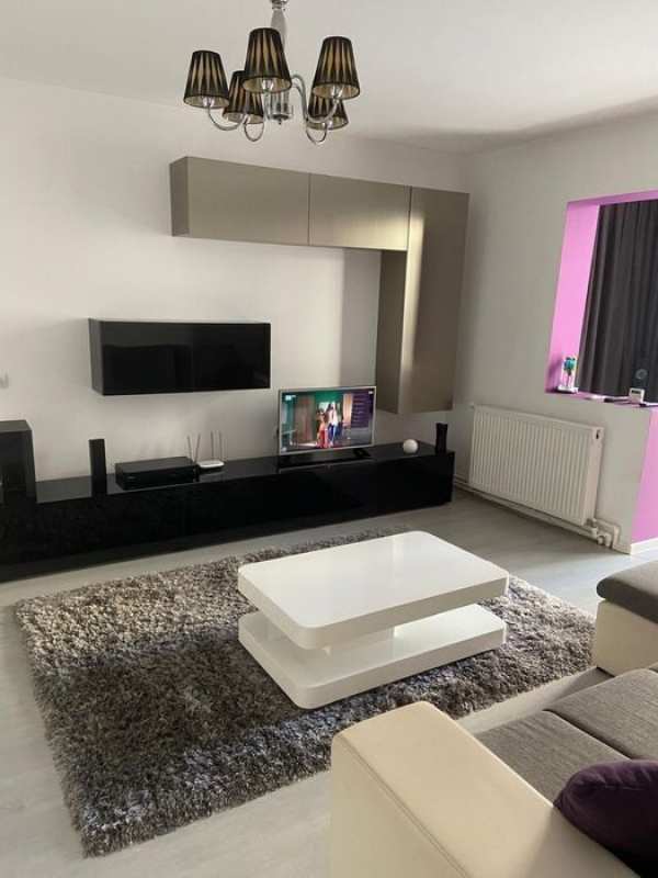 Inchiriez apartament 2 camere