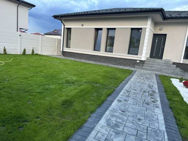 Casa cu Garaj Individuala