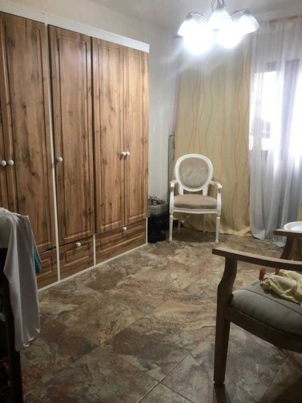 Vand apartament ultracentral, cu 4 camere si dependinte, in Găesti.