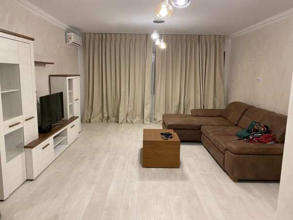 Inchiriez ap 2 camere , Dem Radulescu, bl Xavitel, la parter mag Diana