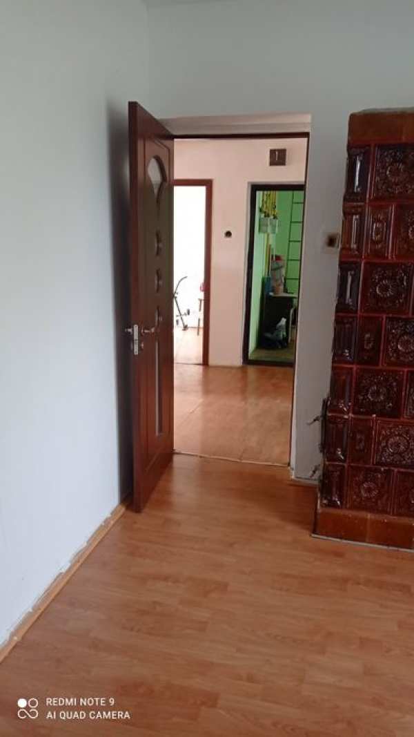 Vînd ap 3 cam. 65 mp. 32.000 € neg.